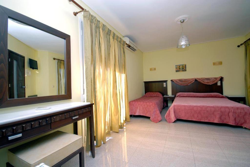 Ariadnes Holiday Accommodation Apidias Lakos Екстер'єр фото