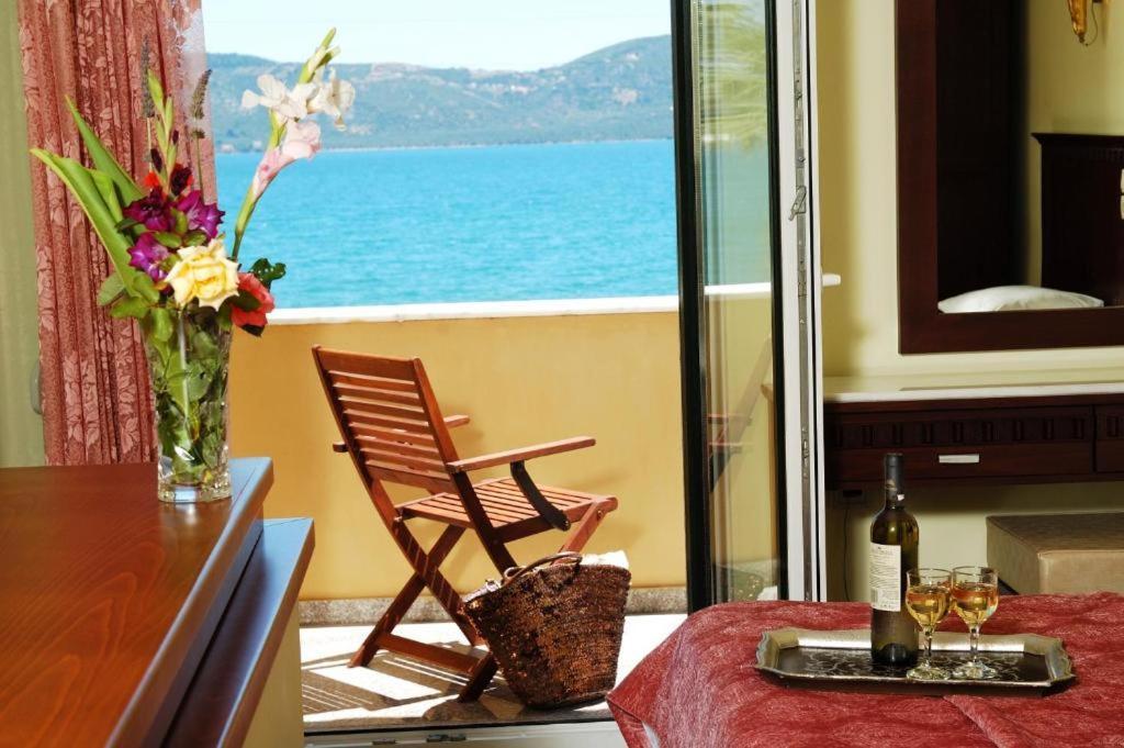 Ariadnes Holiday Accommodation Apidias Lakos Екстер'єр фото